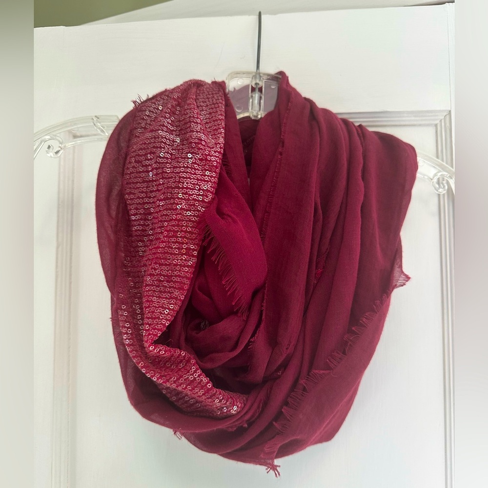 4/$20 DEAL ON ANY BUNDLE OF SCARVES
Maurice’s Burgandy Sparkly Infinity Scarf